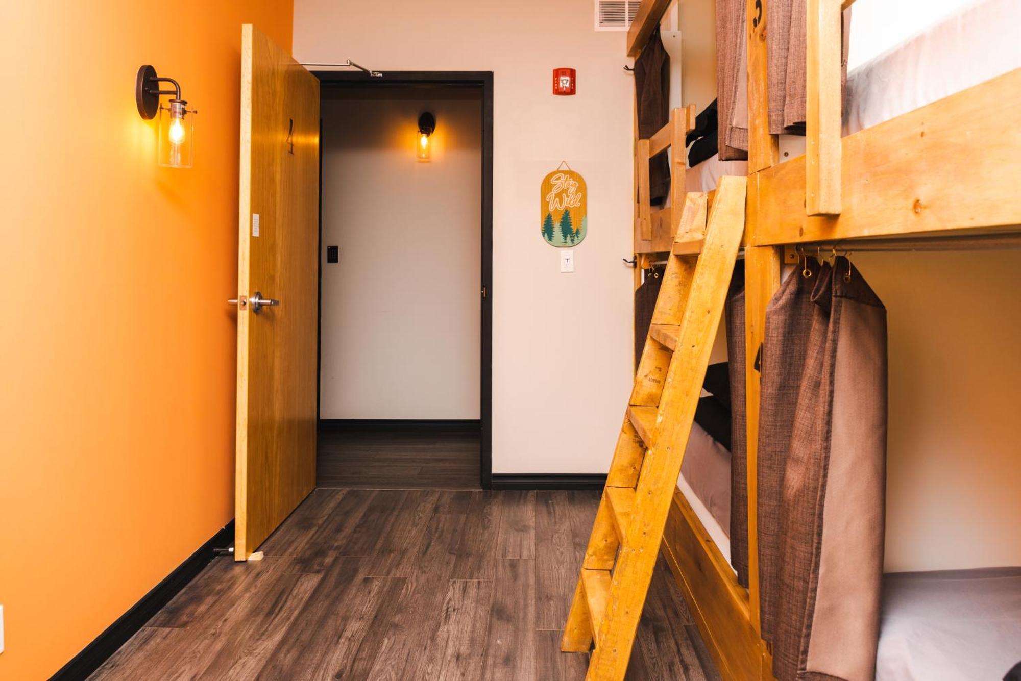 The Haven Hostel Тандер-Бей Екстер'єр фото